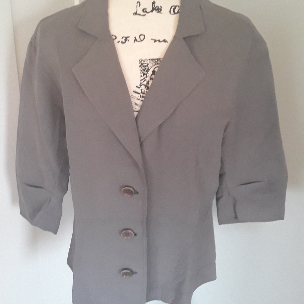 Lightweight, unlined, jacket
